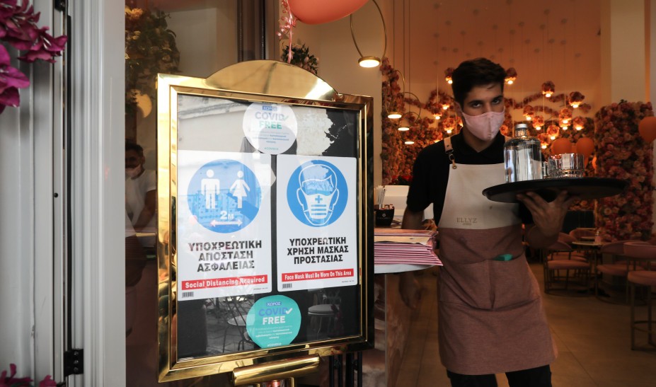 covid_estiasi_bar_it_3260177