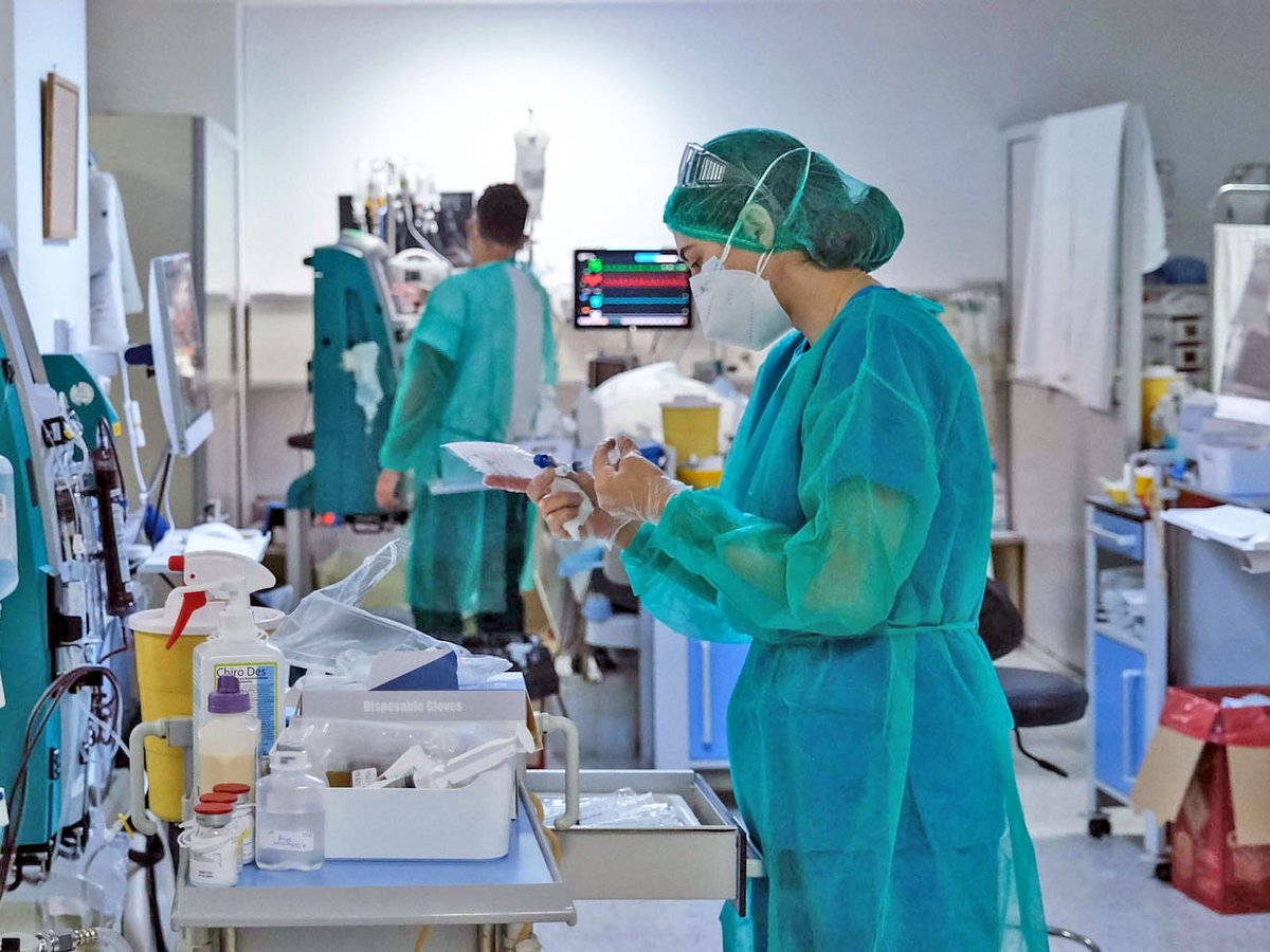 koronoios-nosokomeia-ygeionomikoi-giatroi-giatros-5-1-2022