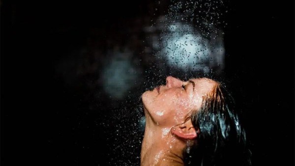 skoteino-douche_d343309e845c2b338cf0a8c5cbc61a0c