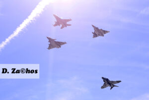 Δοκιμαστικές διελεύσεις εναέριων μέσων για την Παρέλαση της 28ης Οκτωβρίου στη Θεσσαλονίκη (Φωτο)