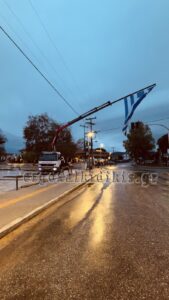 Η γαλανόλευκη ψηλά και φέτος στην Ιερισσό – Ο Θεολόγης Μπάντης πάνω από τη μαθητική παρέλαση